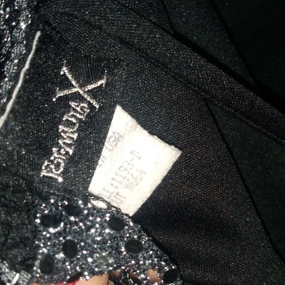 Backless Top - Picture 2 of 4